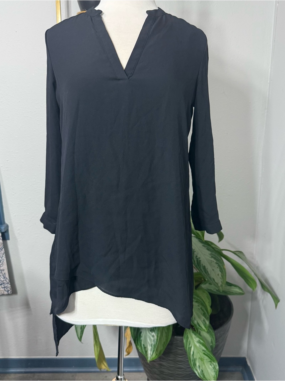 Zac & Rachel Women’s Small Black Tunic Blouse High Low Asymmetrical Hem V Neck